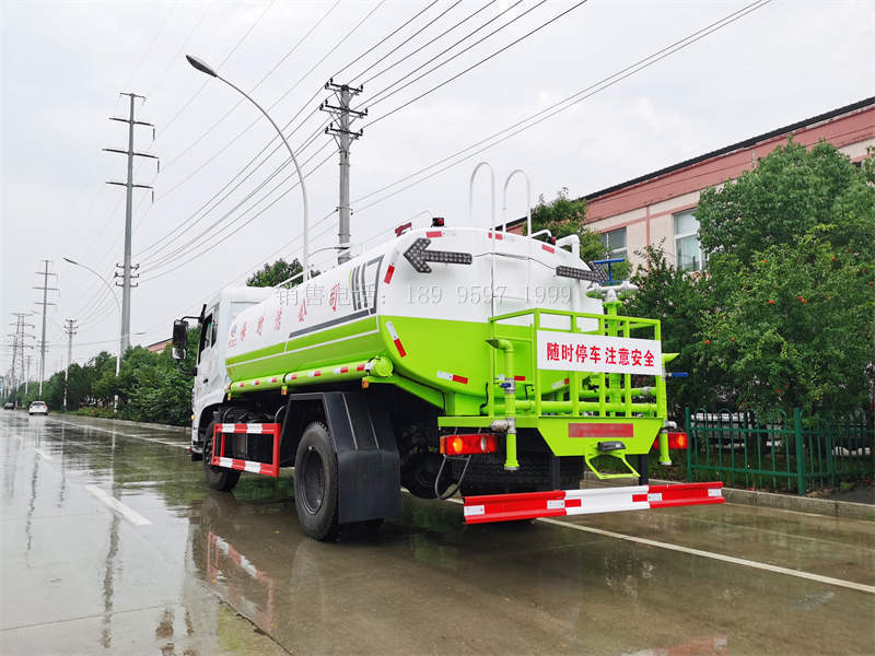 12方东风商用绿化喷洒水车厂家价格