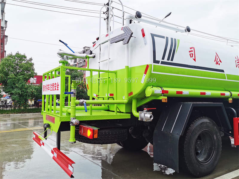 12方东风商用绿化喷洒水车厂家价格