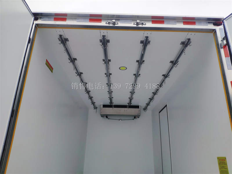 4米2庆铃五十铃KV100肉钩冷藏车