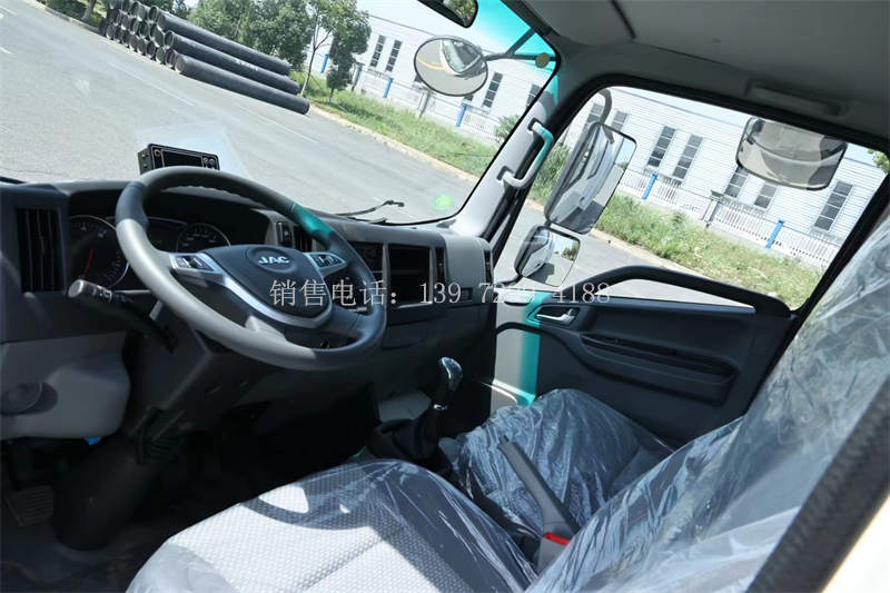 3.7米江淮帅铃Q3双排冷藏车城配天花板