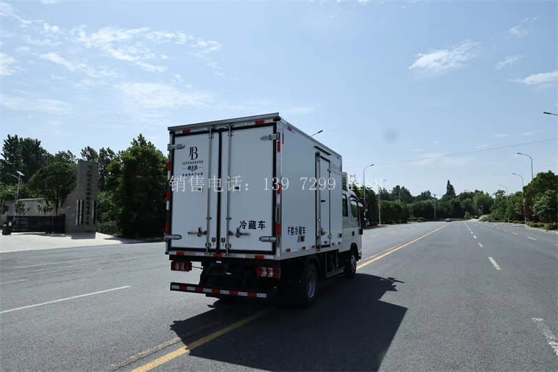 3.7米江淮帅铃Q3双排冷藏车城配天花板