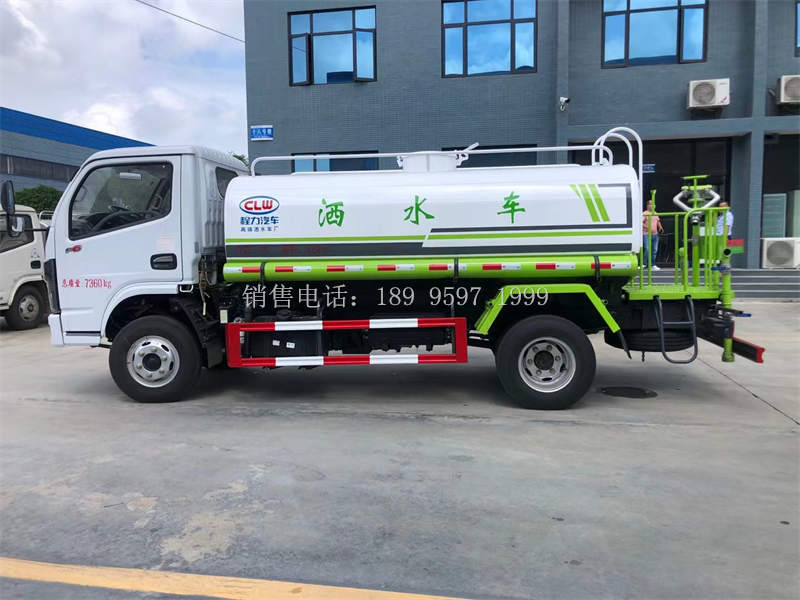 5方东风福瑞卡洒水车