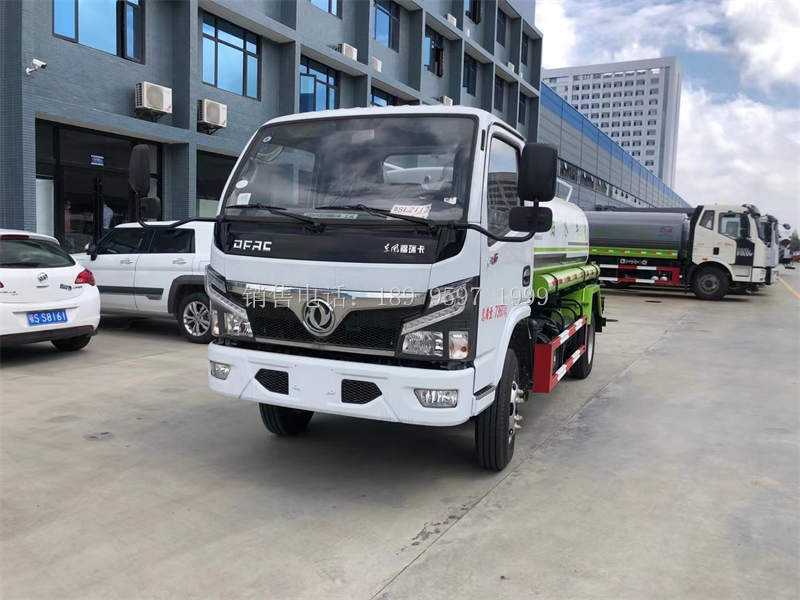 5方东风福瑞卡洒水车