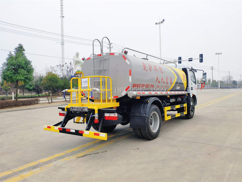 9.3方东风福瑞卡绿化喷洒水车