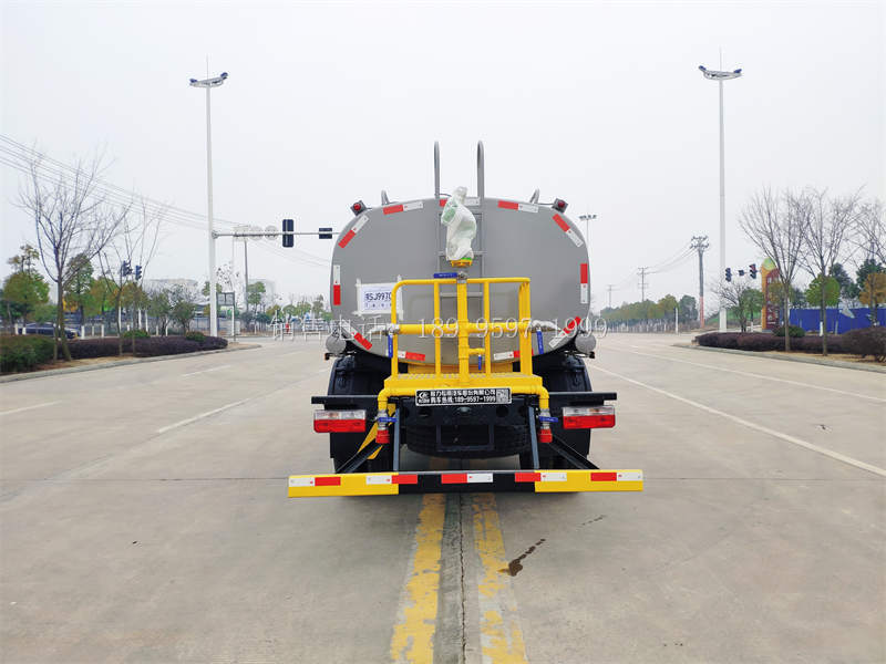 9.3方东风福瑞卡绿化喷洒水车