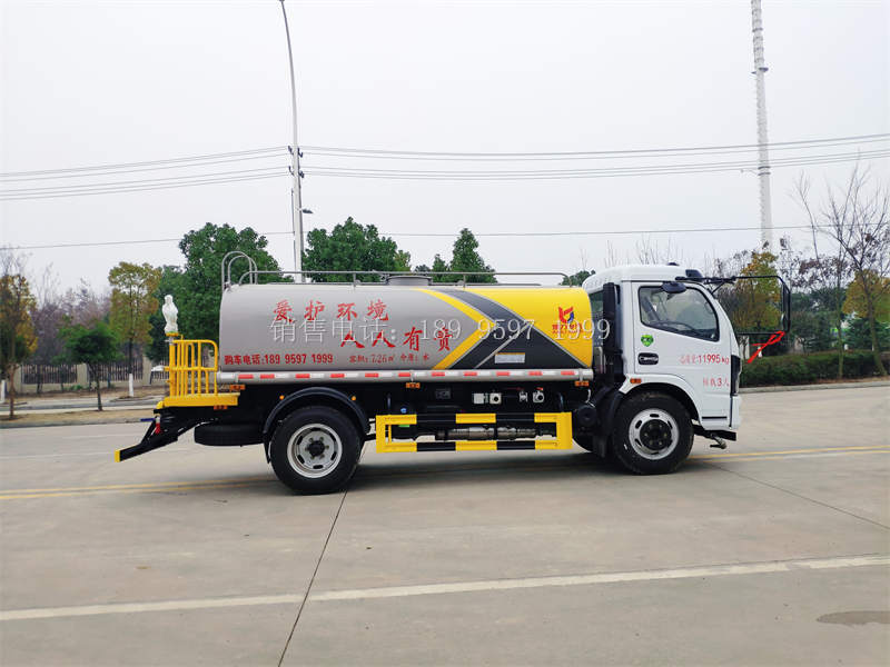 9.3方东风福瑞卡绿化喷洒水车