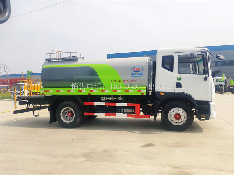 12方东风多利卡D9洒水车