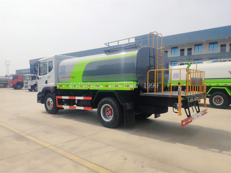12方东风多利卡D9洒水车