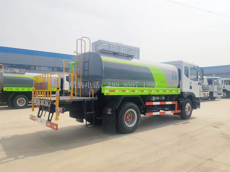 12方东风多利卡D9洒水车