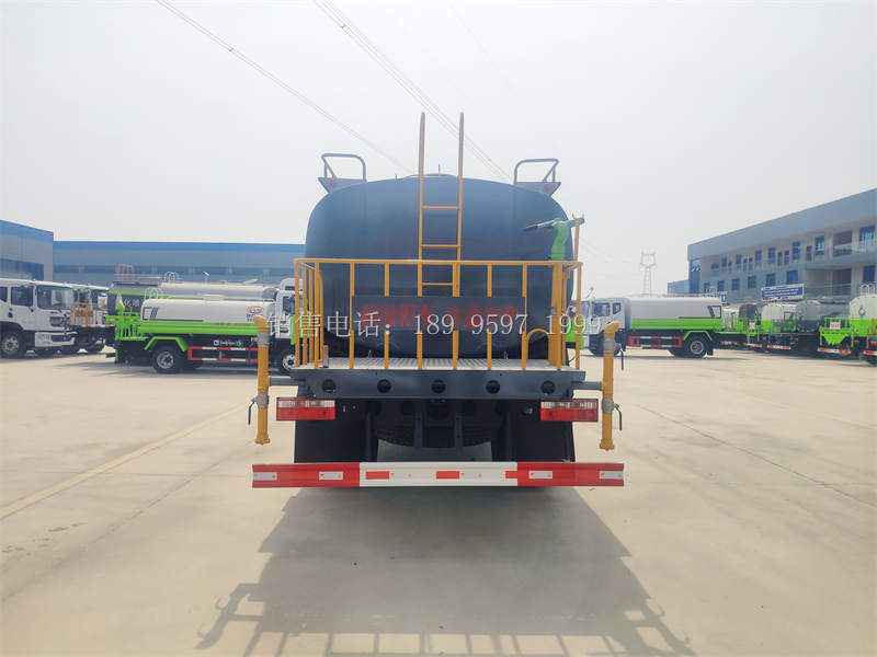 12方东风多利卡D9洒水车