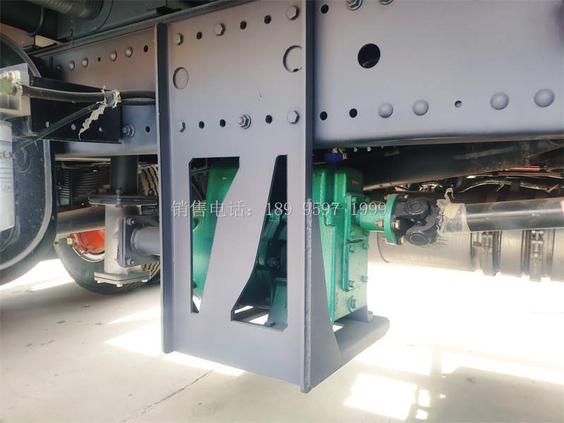 14方解放J6L绿化洒水车