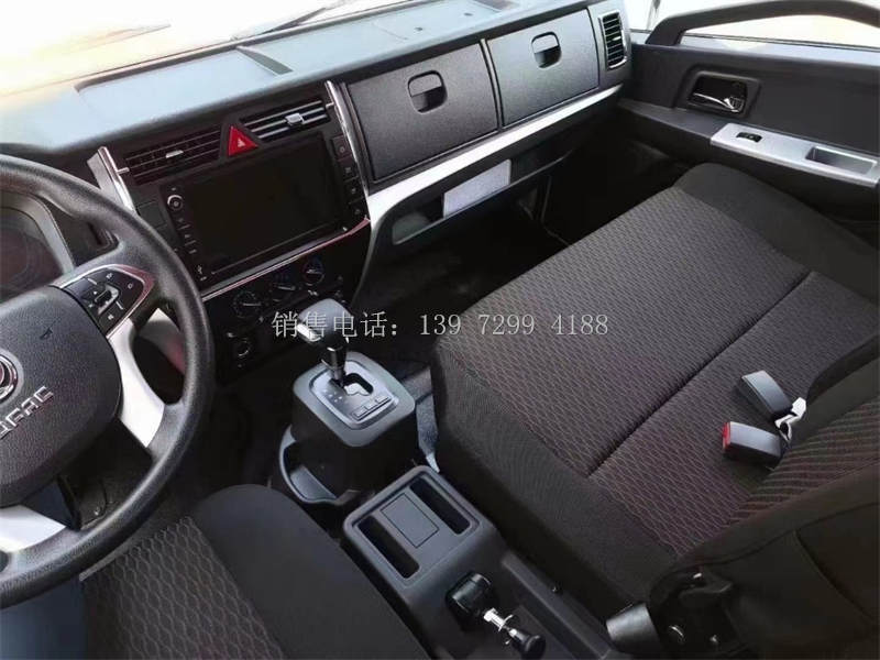 新款4米2东风福瑞卡新能源混动绿牌冷藏车价格