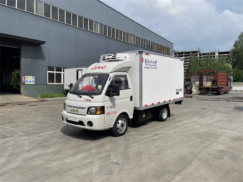 小型汽油江淮恺达X5肉钩冷藏车多少钱？