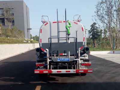 9.3方东风多利卡绿化洒水车厂家价格