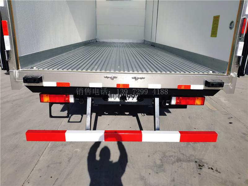 新款7米8东风天锦KR冷藏车报价多少钱