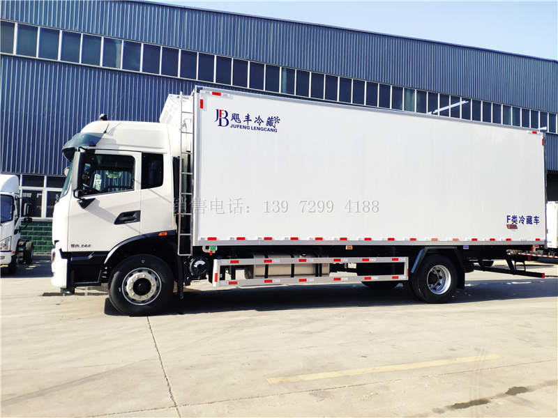 恭喜河北唐山张总喜提新款7米8东风天锦KR冷藏车