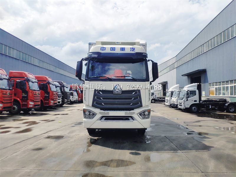 2022年新款6米8重汽豪沃冷藏车报价