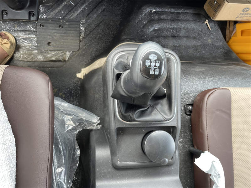 新款一汽青岛6米8解放JK6冷藏运输车报价