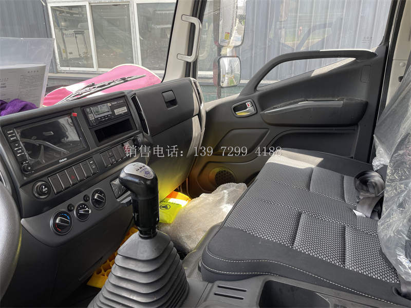 5米1福田欧马可S3排半肉钩冷藏车价格