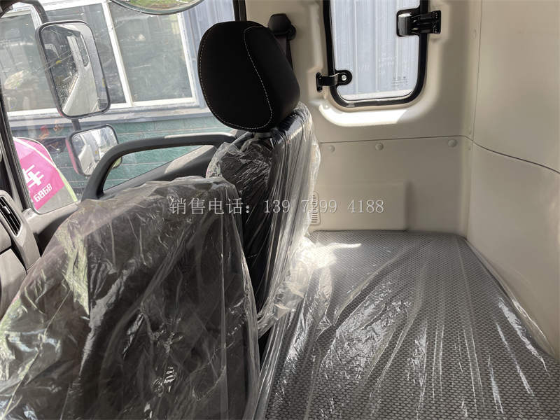 5米1福田欧马可S3排半肉钩冷藏车价格