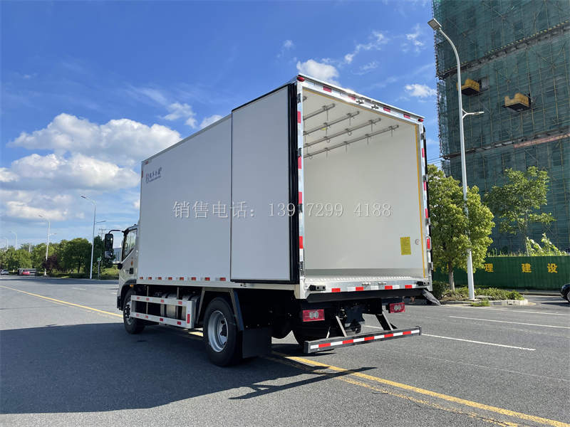 5米1福田欧马可S3排半肉钩冷藏车价格
