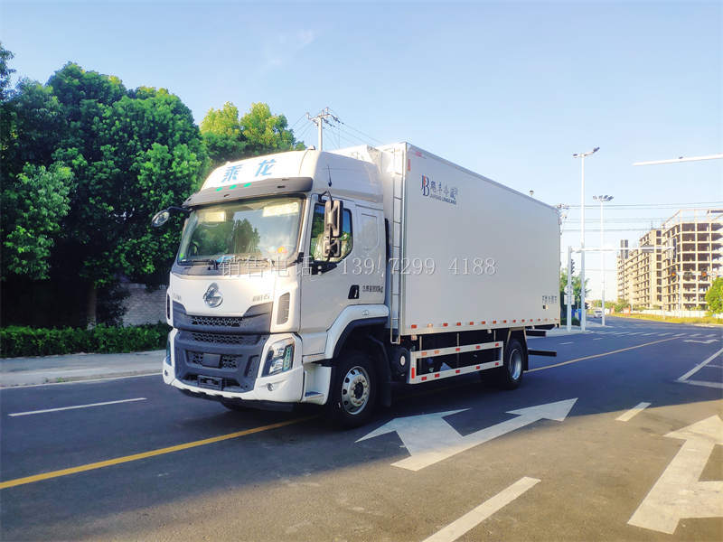 6.8米柳汽乘龙H5冷藏车报价