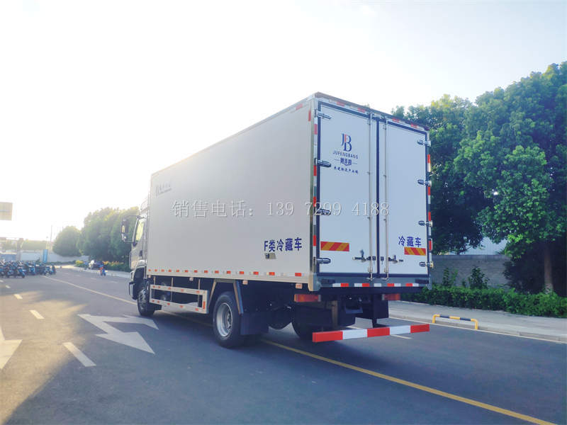 6.8米柳汽乘龙H5冷藏车报价