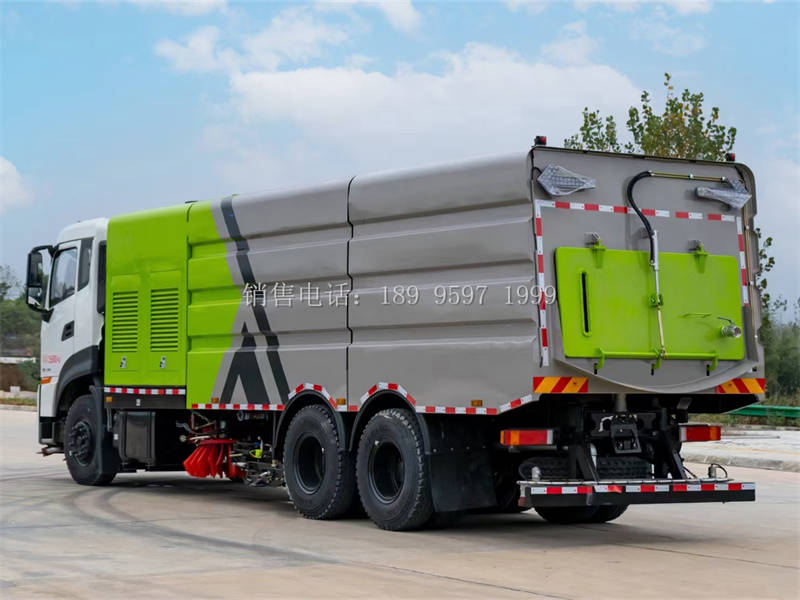 新闻资讯:东风天龙KL后双桥多功能洗扫车