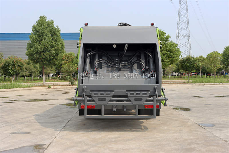 8方东风大福瑞卡F7压缩式垃圾车价格