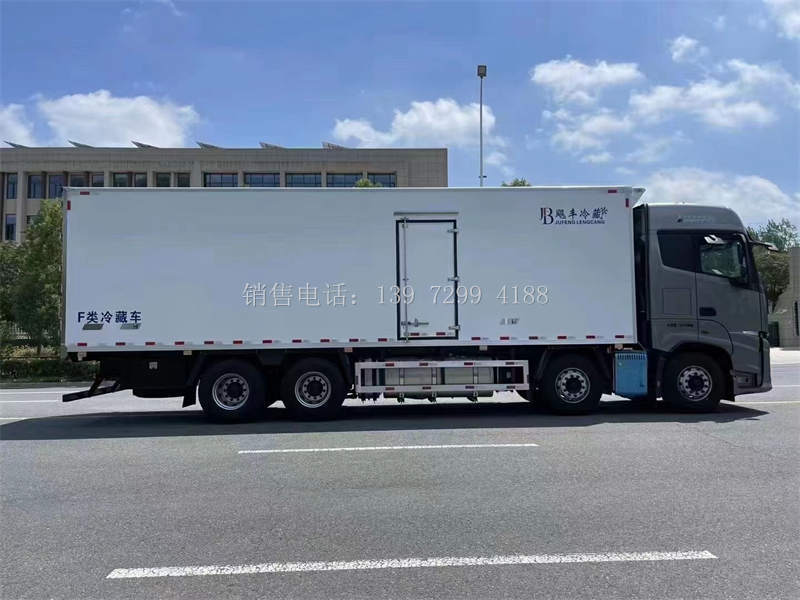 新款9米6福田欧曼银河厢式冷藏车厂家本部