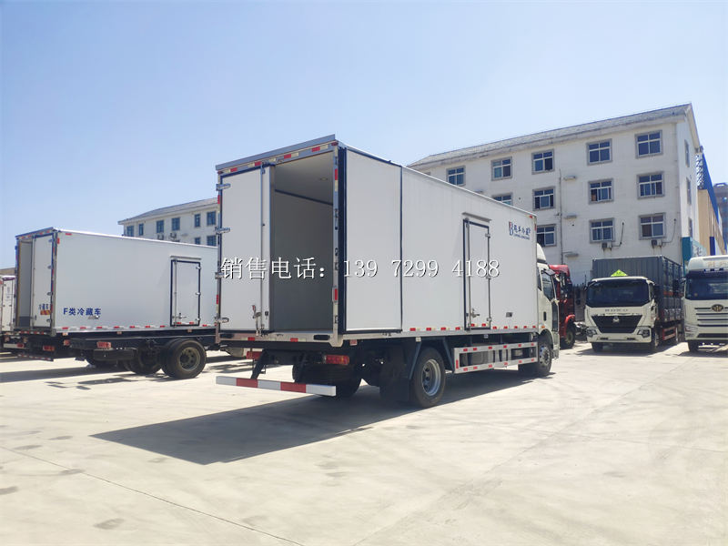6.8米一汽解放J6L质惠版箱式冷藏车厂家