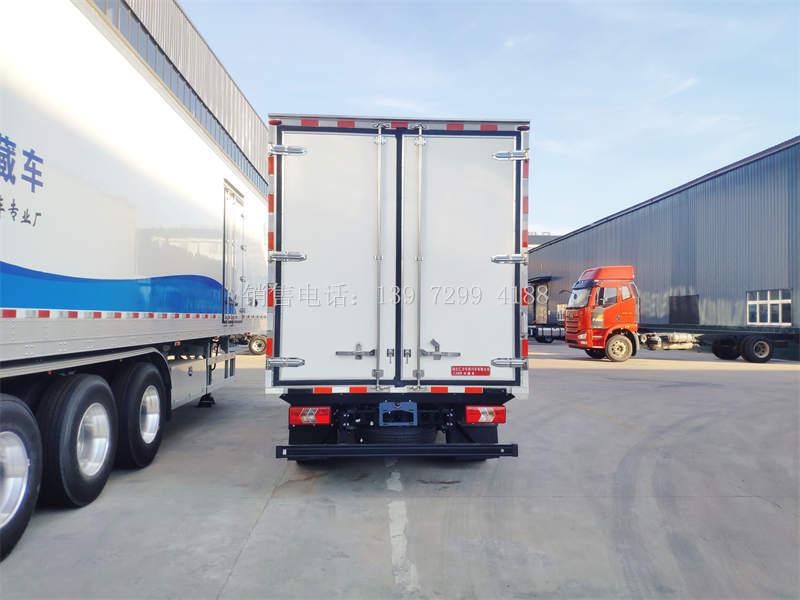 新规4米2江铃新凯运宽体冷藏车