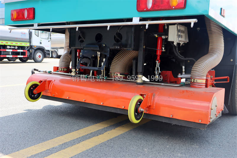 程力东风天锦VR除雪滚后置吸尘车厂家价格