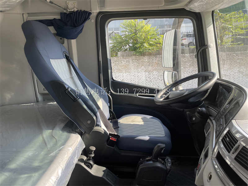 9.6米自动挡福田欧曼EST冷藏车上路多少钱?