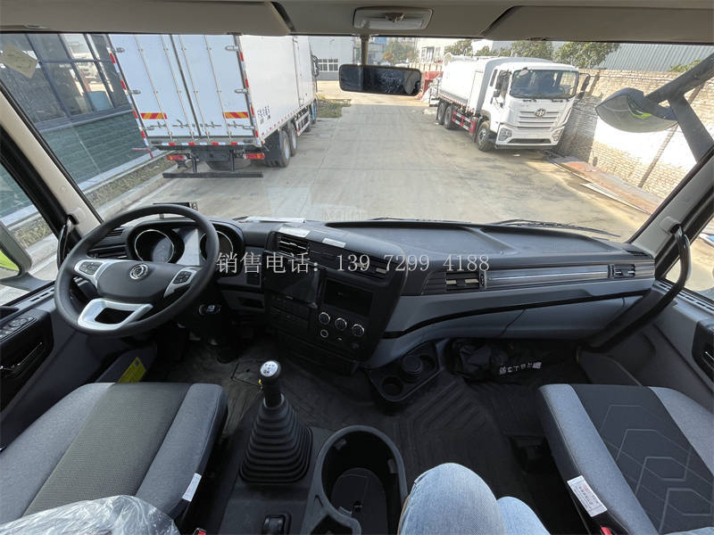 新款9米6东风天龙前四后八冷藏车落地多少钱?