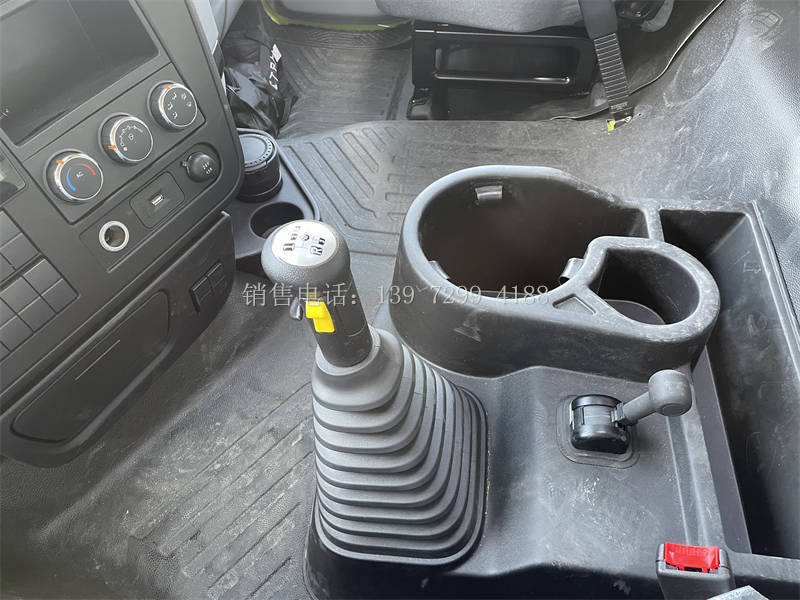 新款9米6东风天龙前四后八冷藏车落地多少钱?