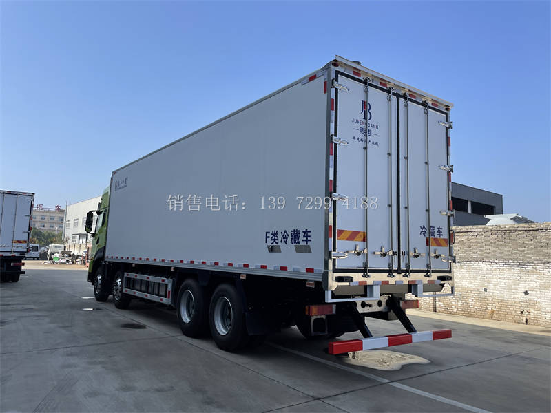 新款9米6东风天龙前四后八冷藏车落地多少钱?