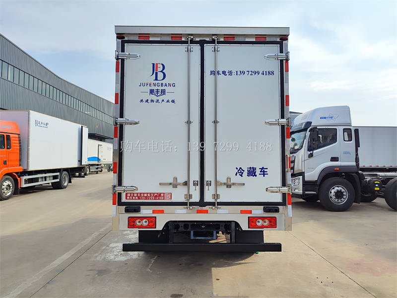 蓝牌4.2米奥铃速运冷藏车裸车多少钱?