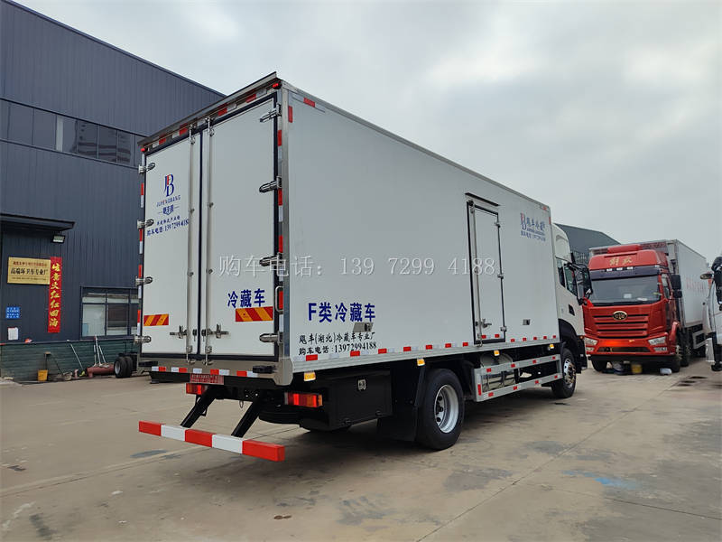 6米8天锦PLUS康明斯290马力冷藏车整车多少钱?