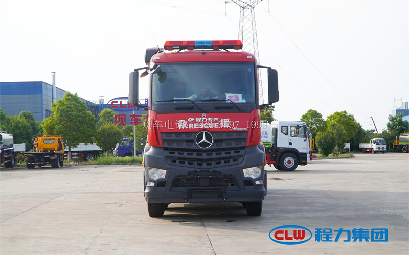 出口型奔驰前四后八泡沫消防车