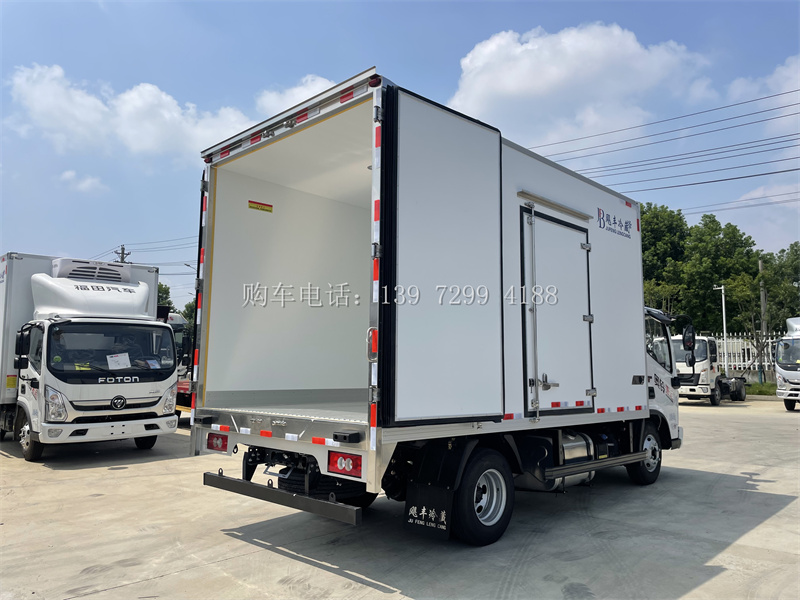 出口宽体4米2福田奥铃速运冷藏车
