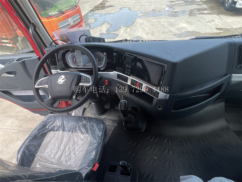 出口6米8柳汽乘龙H5冷藏车