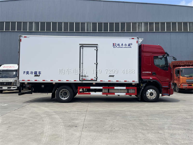 出口6米8柳汽乘龙H5冷藏车
