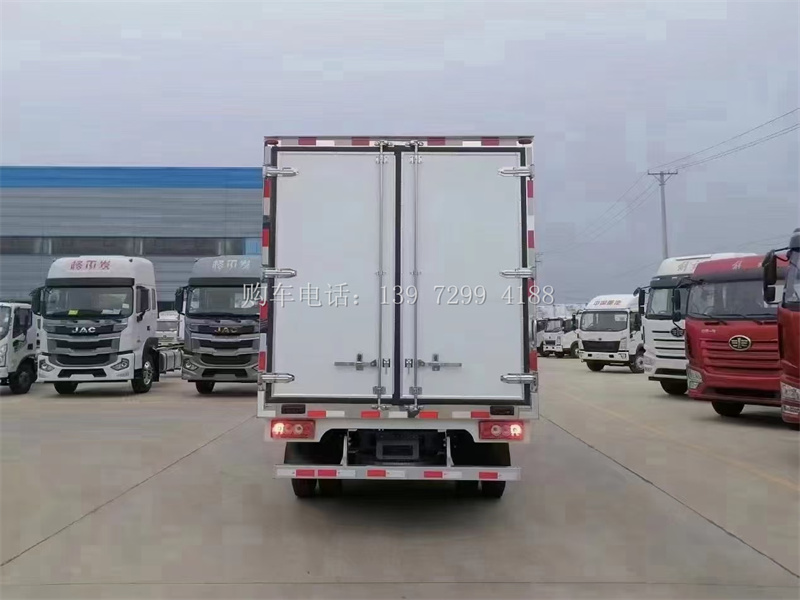 4米2福田奥铃por自动挡冷藏车