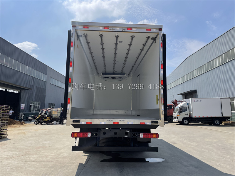 出口10吨福田欧航4X2冷藏车