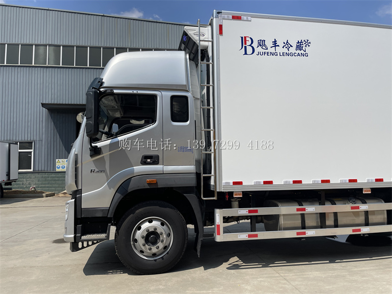 出口10吨福田欧航4X2冷藏车