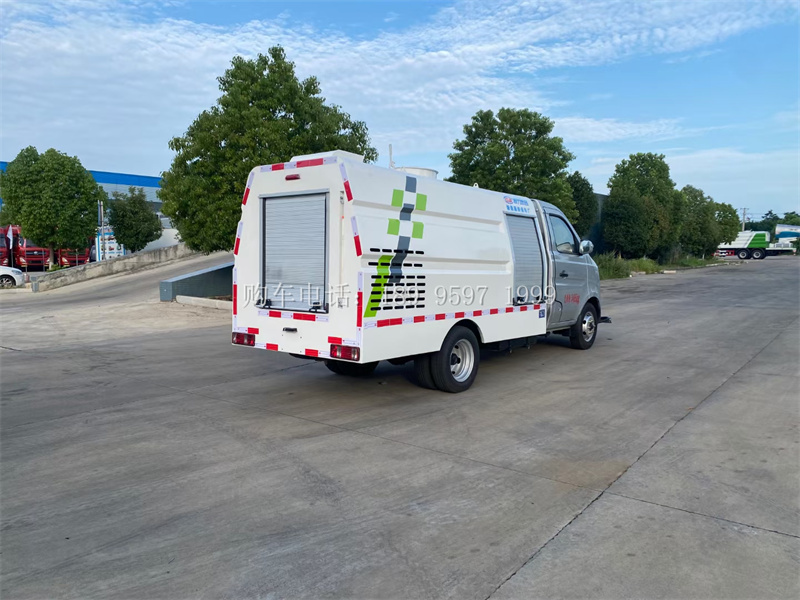 蓝牌2方长安路面清洗养护车厂家