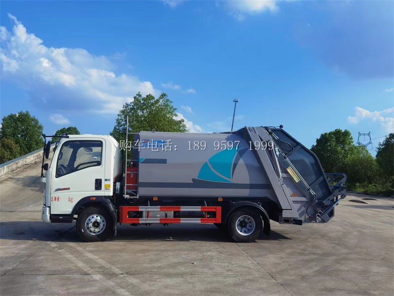 程力8方重汽豪沃压缩垃圾车