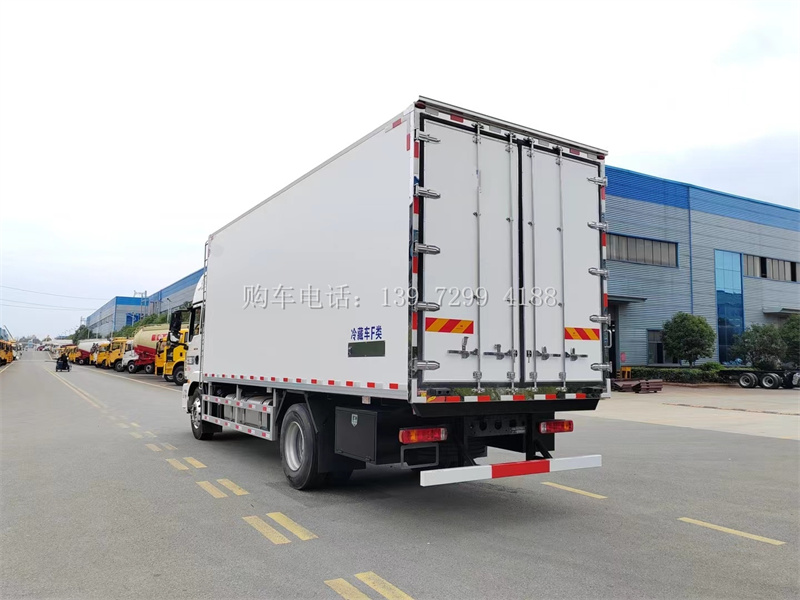 出口型6米8重汽汕德卡G5S德国曼290马力冷藏车厂家