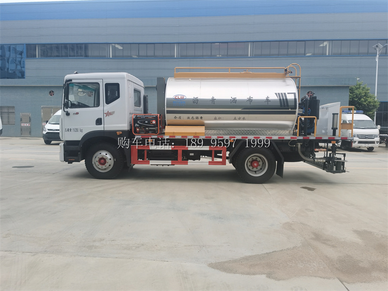 9方东风大多利卡D9道路沥青洒布车多少钱一台